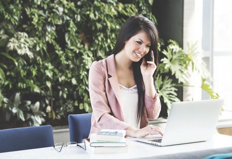 Learn These 10 Great Customer Service Skills to Succeed in Any Job Learn These 10 Great Customer Service Skills to Succeed in Any Job